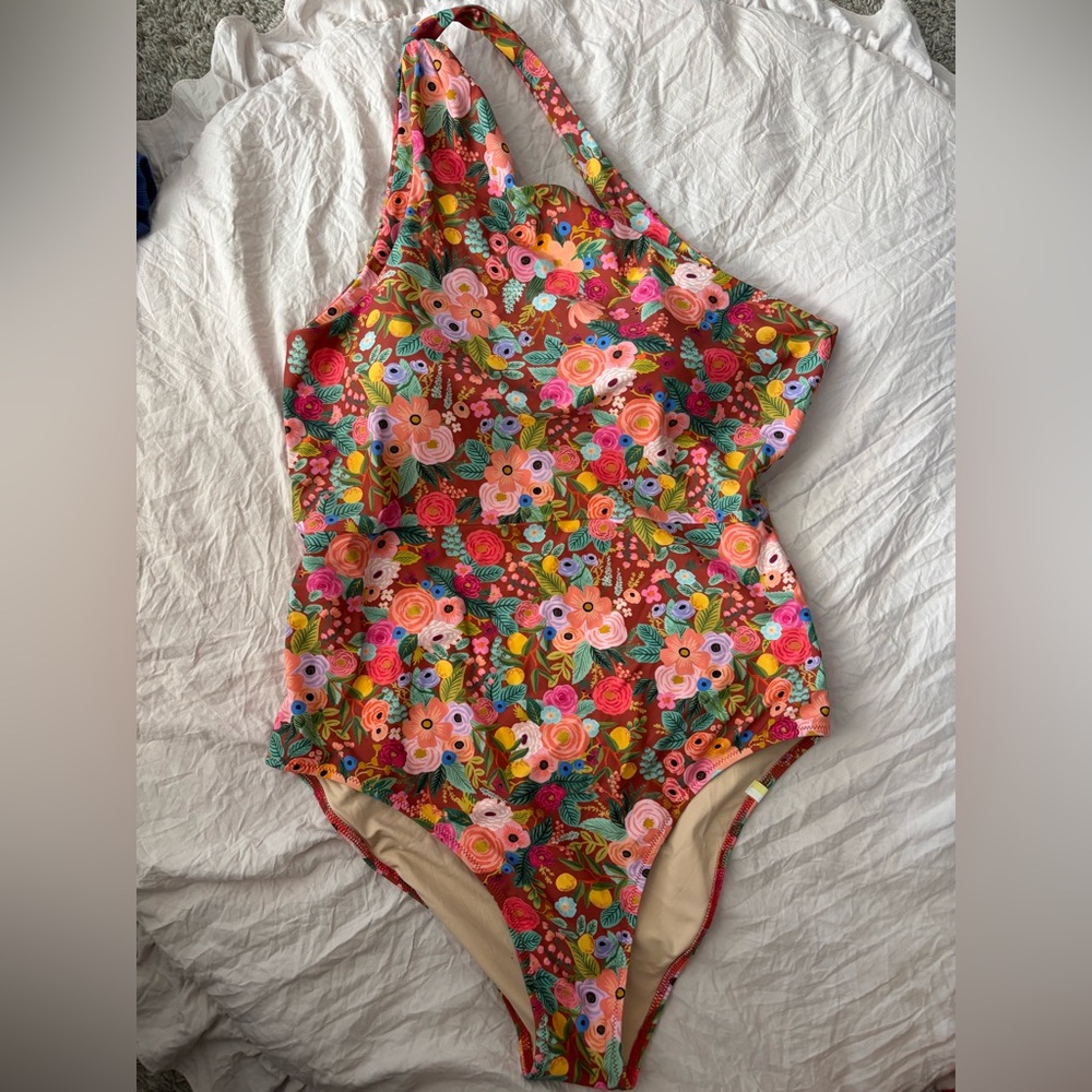 Summersalt X Rifle Paper Co. Garden Party Floral Print
Swimsuit size 10 - Picture 2 of 4